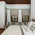 1207 Special Class Hotel